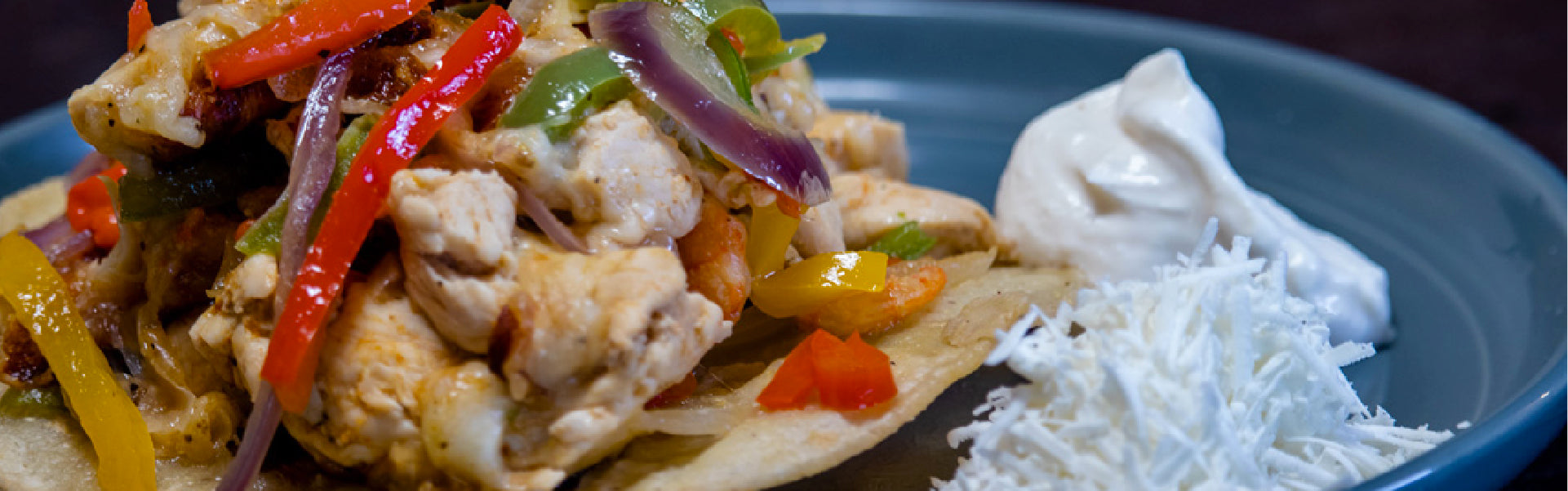 Tostadas Quintana Roo con Vegetales Pollo y Camarones